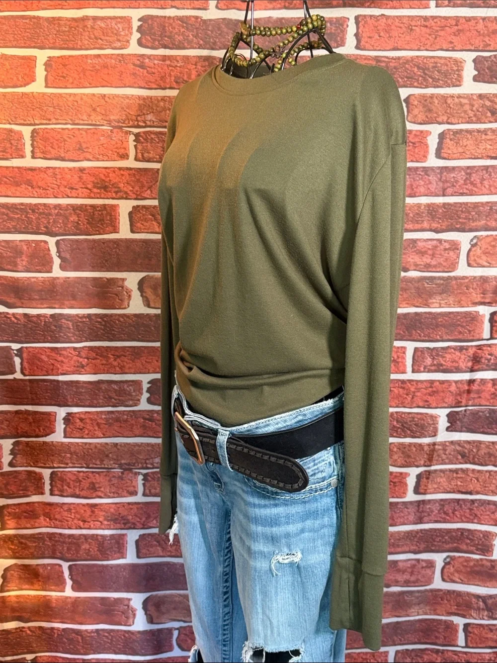 👚 Cotton Thumb Hole Long Sleeve Tee — Olive Green — Sz L / NWOT / Q